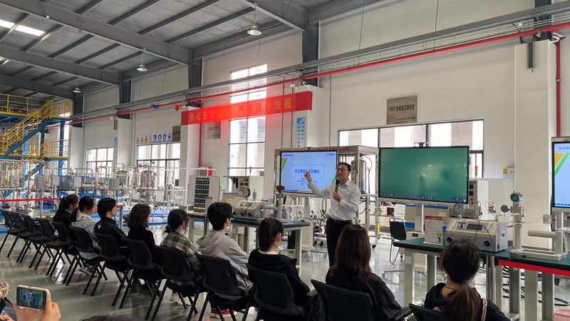 上海工程塑料供应商资质要求解析：合规之路，品质为本